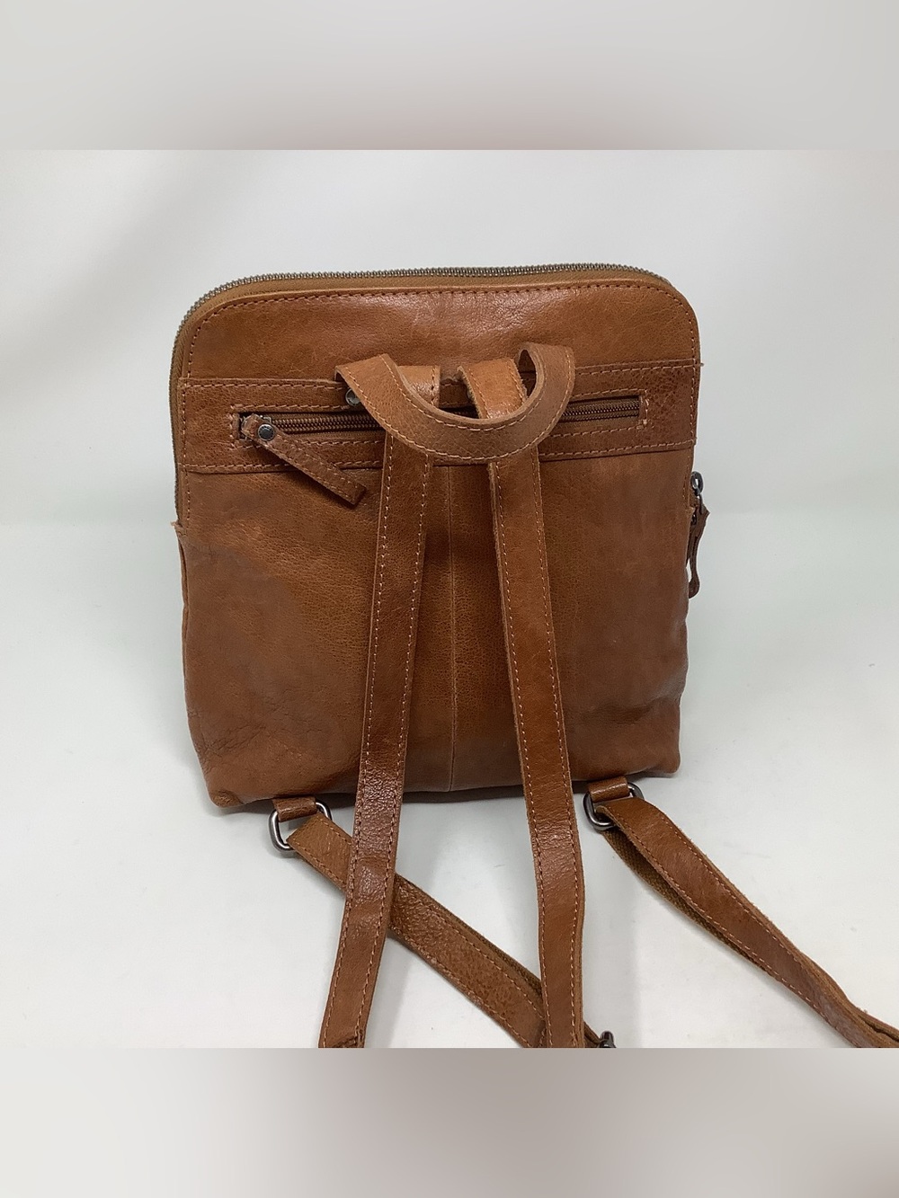 Spikes and Sparrow Leather Backpack - Picture 12 of 12